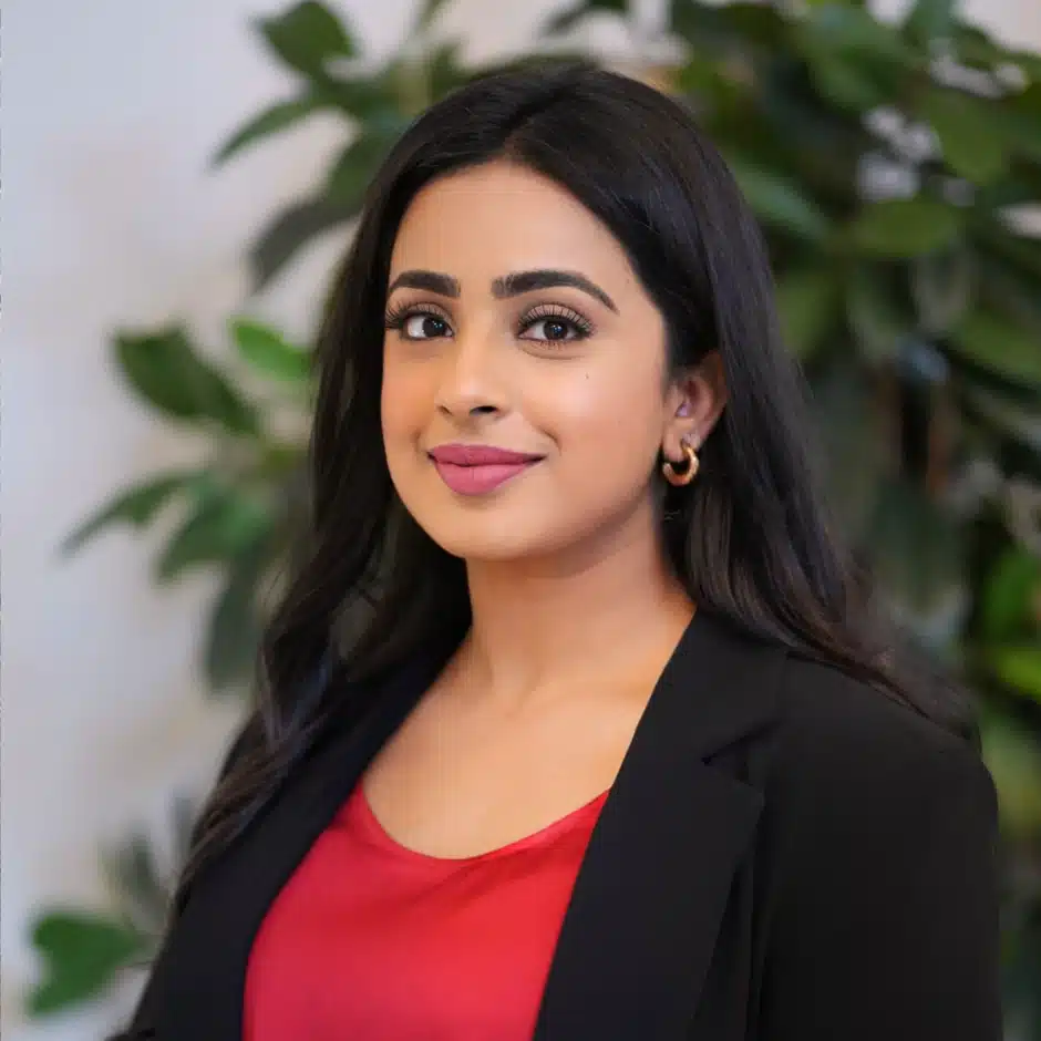 ZAINAB KAMRAN — Legal Associate